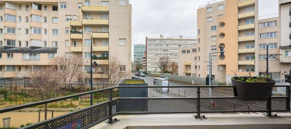 Apartamento de 2 dormitorios en Bezons, France No. 129402 12