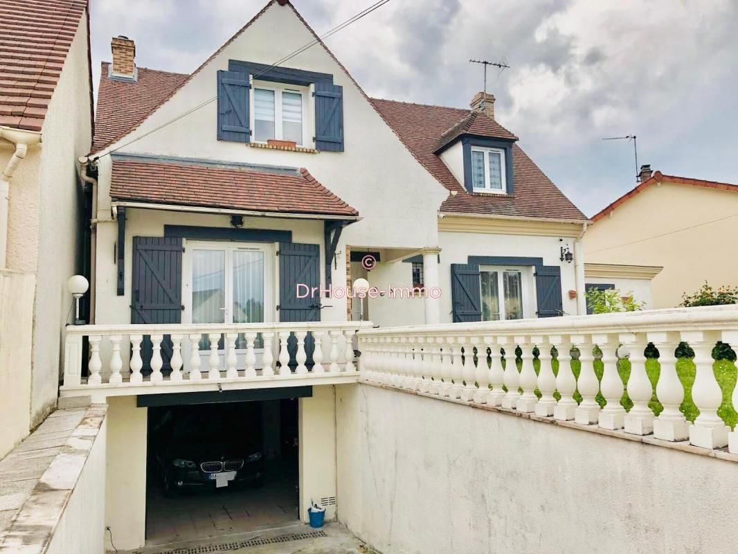 Casa de 4 dormitorios en Garges-les-Gonesse, France No. 179579