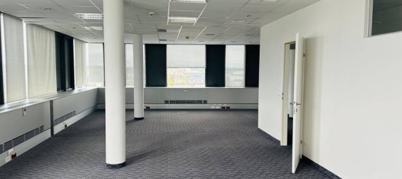 Oficina en Wels, Austria 680 m² No. 104085 3