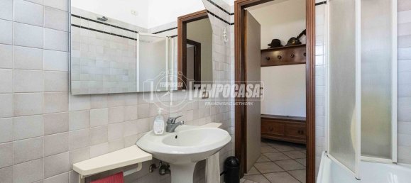 Apartamento de 5 habitaciónes en Lurago d'Erba, Italy No. 277807 36