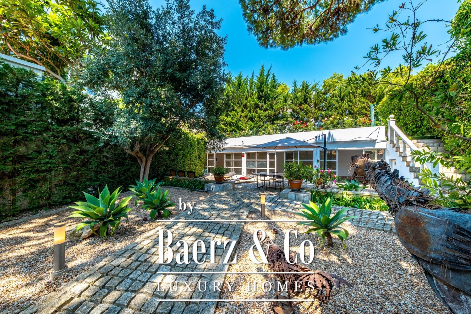 5 bedrooms Villa in Cascais, Portugal No. 305740