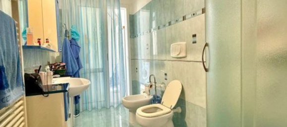 Квартира с 4 спальнями в Таранто, Италия № 325914 8