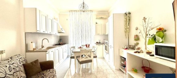 Квартира с 4 спальнями в Таранто, Италия № 325914 3