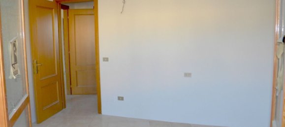 3 rooms Apartment in Pisa, Italy No. 217048 4