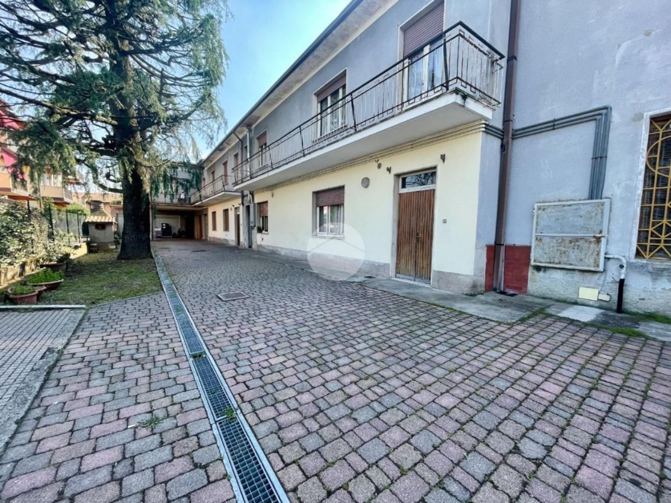 4 rooms Apartment in Palazzolo sull'Oglio, Italy No. 129004