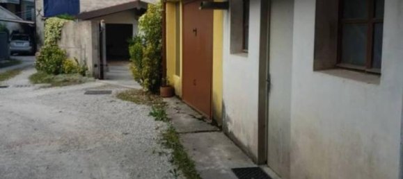 5 rooms Villa in Pordenone, Italy No. 37316 4