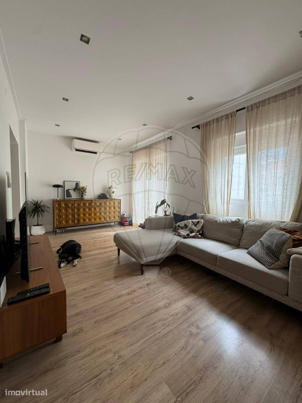 3 bedrooms Duplex in Almada, Portugal No. 346228