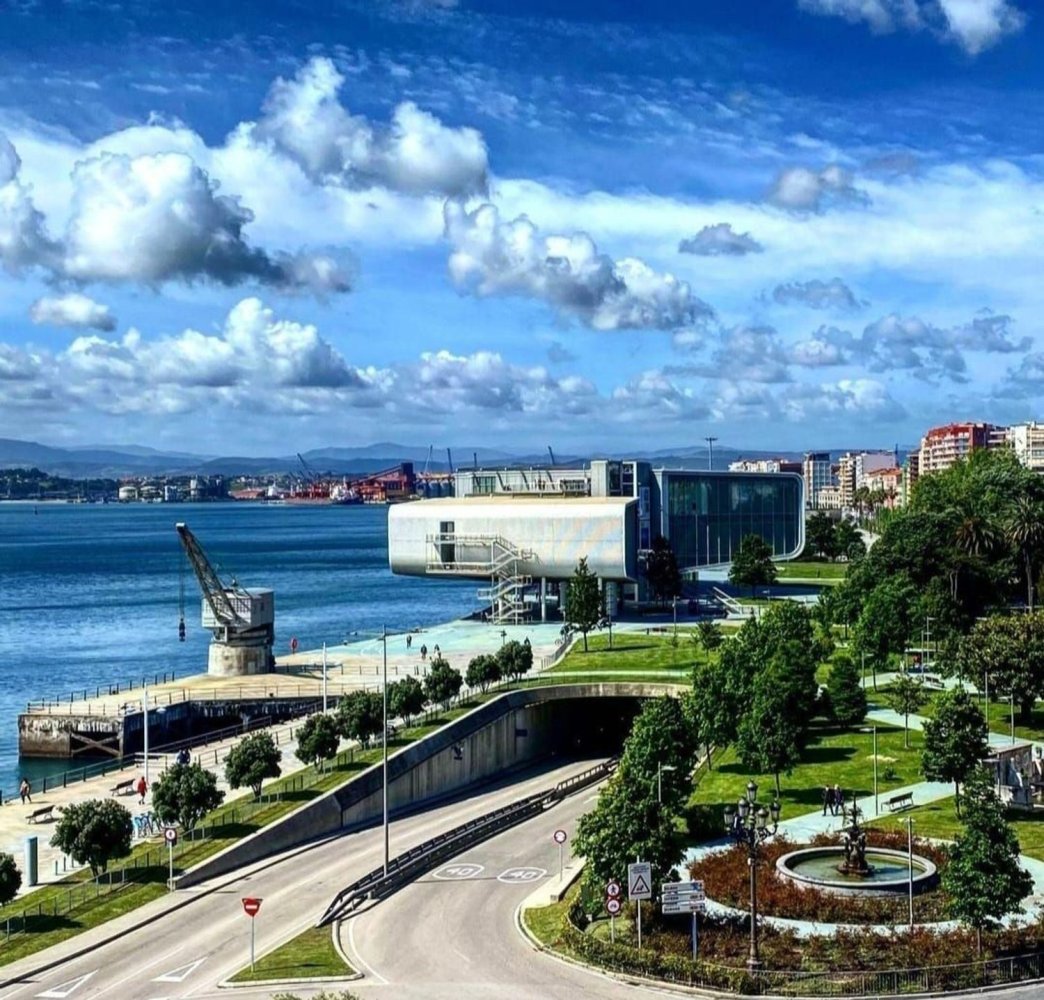 1150m² Building in Santander, Spain No. 277305