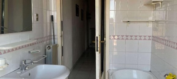 4 rooms Apartment in Foiano della Chiana, Italy No. 172645 10