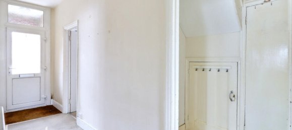 3 bedrooms Bungalow in Caterham, United Kingdom No. 4860 11