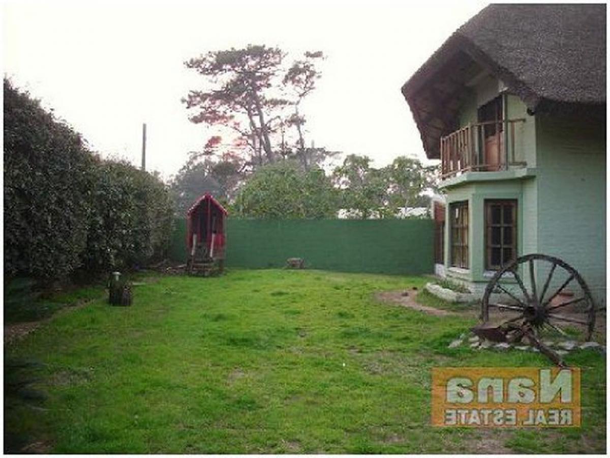 Casa de 3 dormitorios en Maldonado, Uruguay No. 6968