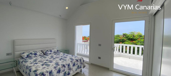 3 bedrooms Villa in Adeje, Spain No. 124985 8