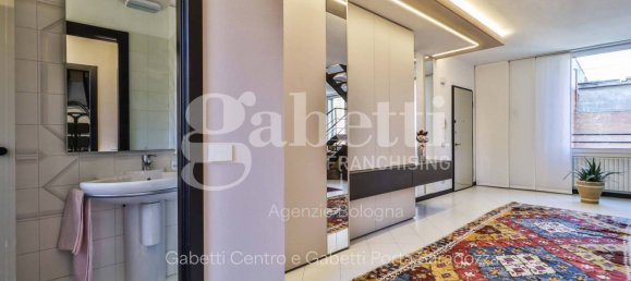 2 bedrooms Apartment in Bologna, Italy No. 19128 9