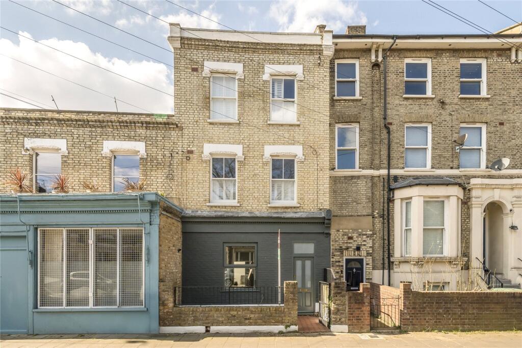 Дом с 4 спальнями в Лондон, Великобритания № 12752