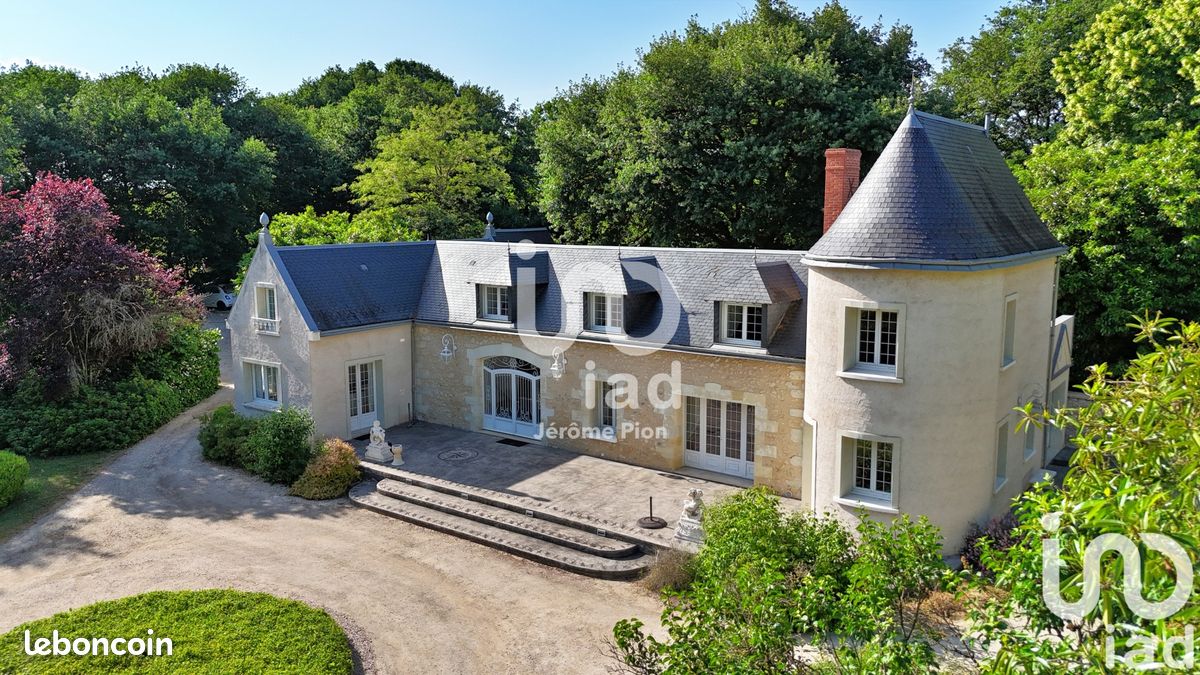 6 chambres Maison à Monnaie, France No. 55825