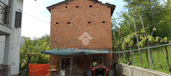 5 rooms House in Prignano sulla Secchia, Italy No. 159965 9