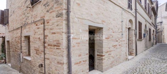 3 rooms House in Montecosaro, Italy No. 2099 3