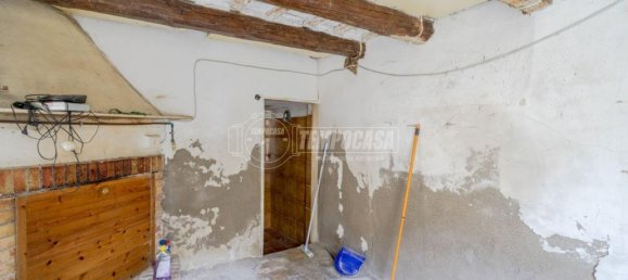 3 rooms House in Montecosaro, Italy No. 2099 18