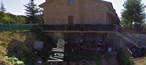 5-Zimmer Doppelhaus in Osimo, Italy, Nr. 71623 3