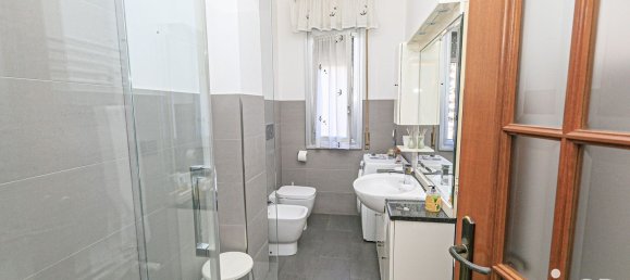 3 Schlafzimmer Wohnung in Genoa, Italy, Nr. 377894 16