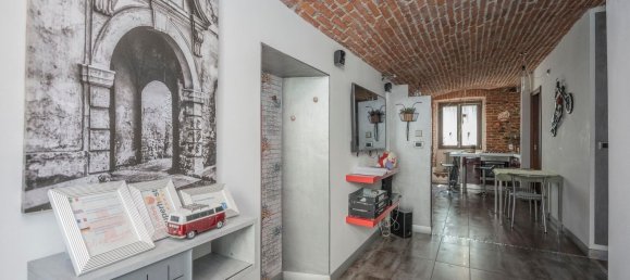2 rooms Apartment in Turin, Italy No. 275425 2