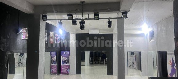 Gewerbliche Immobilie in Naples, Italy 200m², Nr. 254537 8