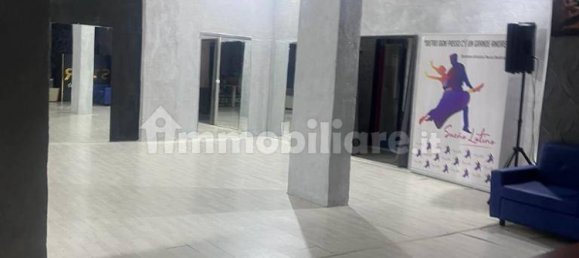 Gewerbliche Immobilie in Naples, Italy 200m², Nr. 254537 11