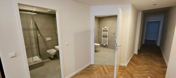 6 rooms Office in Schoneberg, Germany No. 324591 4