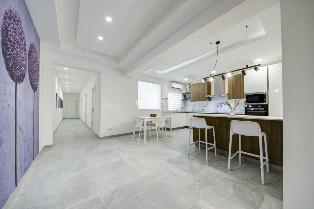 Apartamento de 3 dormitorios en Pieta, Malta No. 6585