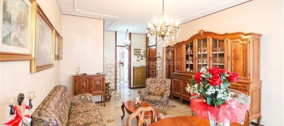 3غرفة شقة في Novara, Italy رقم 264415 3