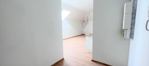 Studio in Saint-Quentin, France, Nr. 69045 8