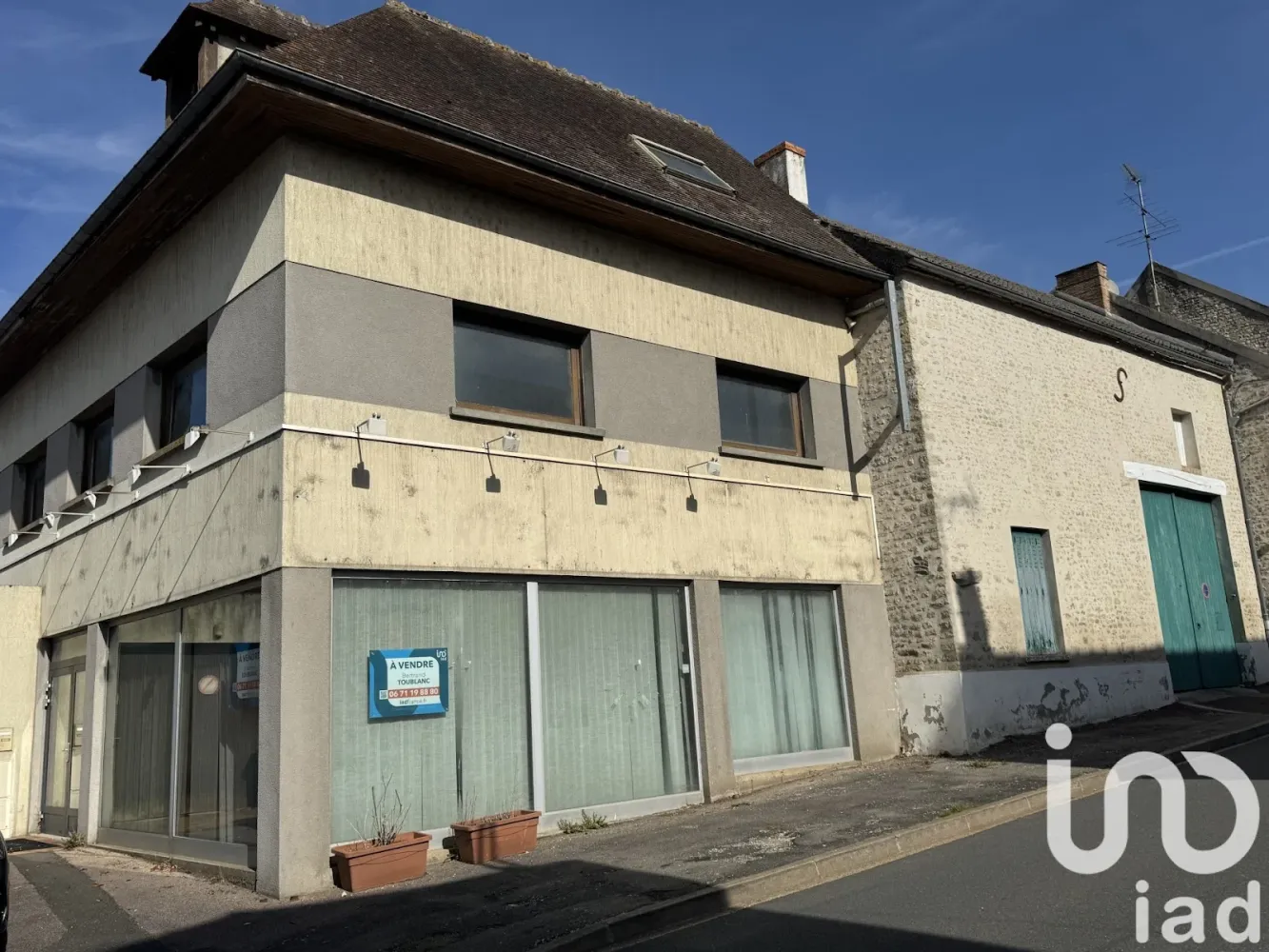 Gebäude in Autruy-sur-Juine, France 771m², Nr. 321914