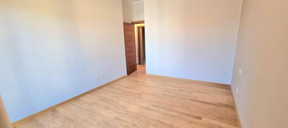 4 rooms Apartment in Pescara, Italy No. 18121 13