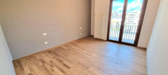 4 rooms Apartment in Pescara, Italy No. 18121 12