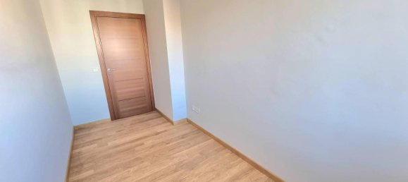 4 rooms Apartment in Pescara, Italy No. 18121 10
