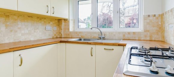 4 bedrooms Bungalow in Purley, United Kingdom No. 8071 27