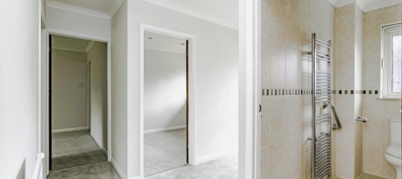 4 bedrooms Bungalow in Purley, United Kingdom No. 8071 21