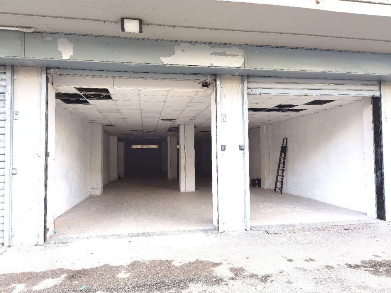 Propiedad comercial en Reggio Emilia, Italy 479 m² No. 250836