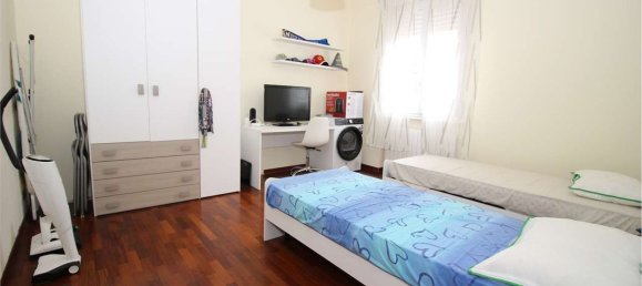 4 Schlafzimmer Wohnung in Sassuolo, Italy, Nr. 318633 8