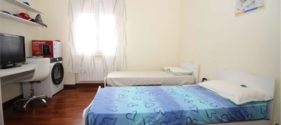 4 Schlafzimmer Wohnung in Sassuolo, Italy, Nr. 318633 9