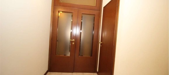 4 Schlafzimmer Wohnung in Sassuolo, Italy, Nr. 318633 5