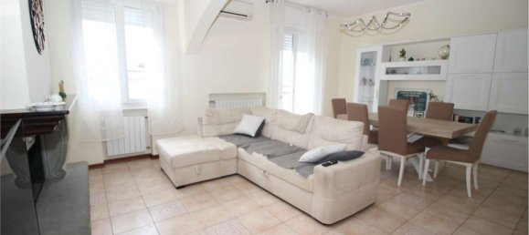 4 Schlafzimmer Wohnung in Sassuolo, Italy, Nr. 318633 2