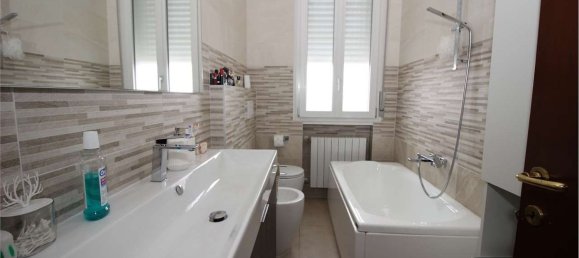 4 Schlafzimmer Wohnung in Sassuolo, Italy, Nr. 318633 11