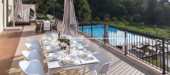 Дом с 12 комнатами в Палая, Италия № 53700 16