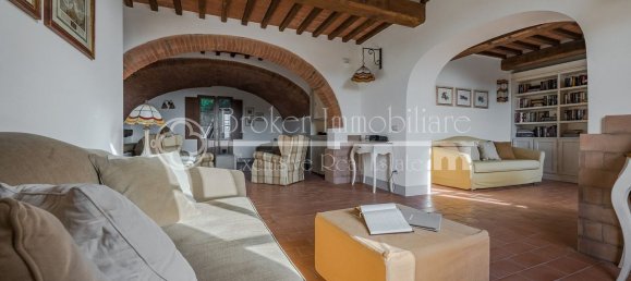 Дом с 12 комнатами в Палая, Италия № 53700 20