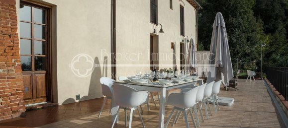 Дом с 12 комнатами в Палая, Италия № 53700 14