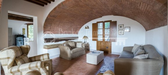 Дом с 12 комнатами в Палая, Италия № 53700 17