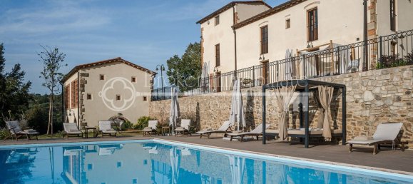 Дом с 12 комнатами в Палая, Италия № 53700 10