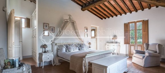 Дом с 12 комнатами в Палая, Италия № 53700 26