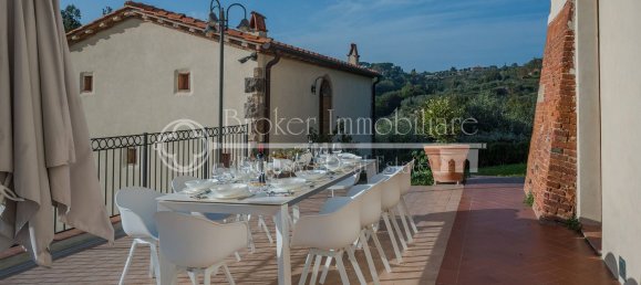 Дом с 12 комнатами в Палая, Италия № 53700 15